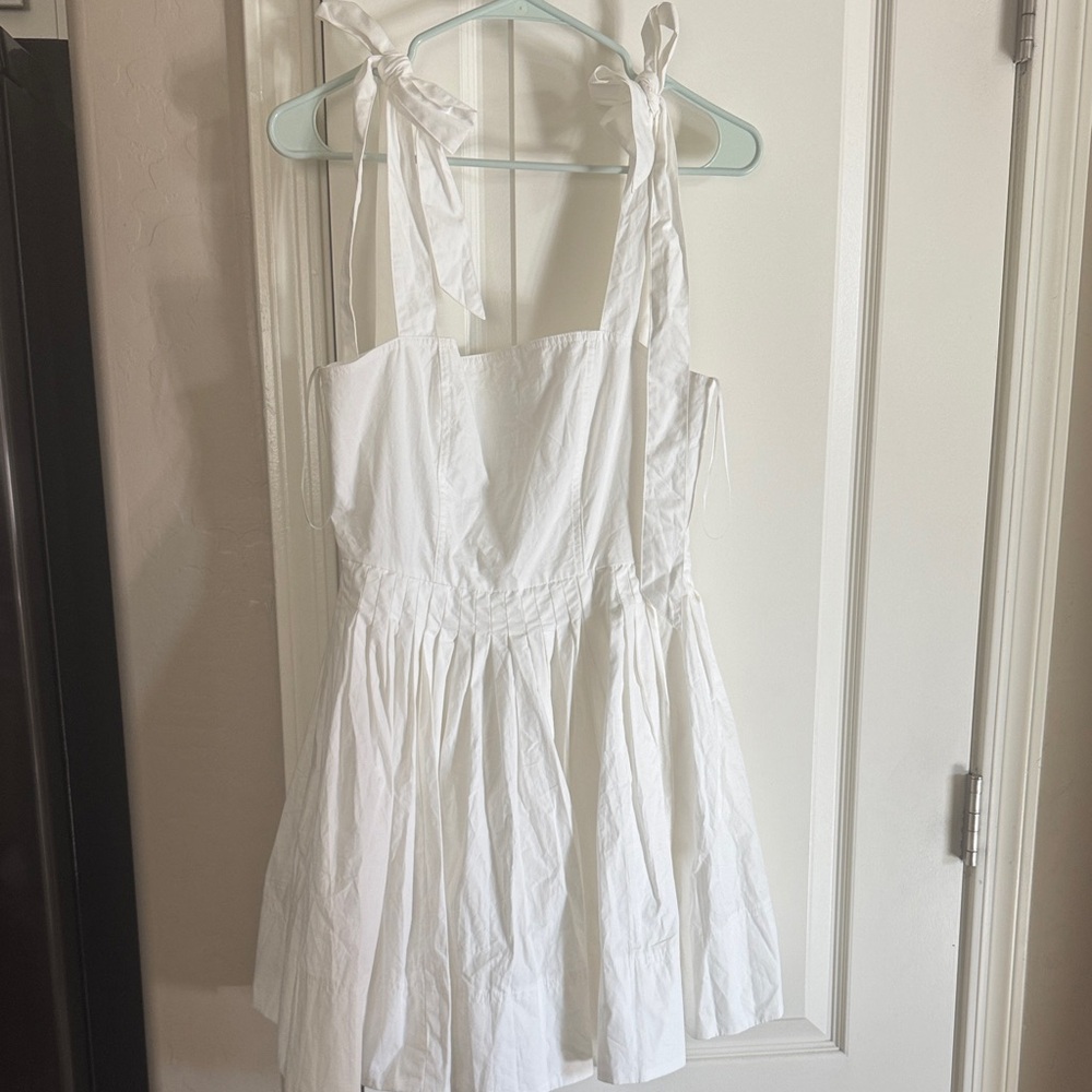 Chic White Bow-Tie Mini Dress